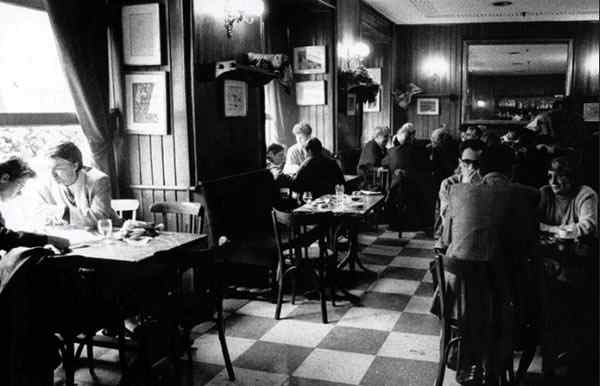 20051202200937-bar.jpg