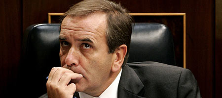 20060914044140-ministro-alonso.jpg