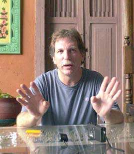 20051109115006-garywebb.jpg